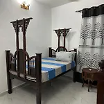 Pazuri Apartment